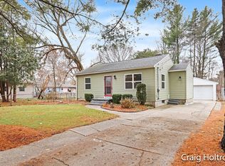 2823 Foster Ave NE, Grand Rapids, MI 49505