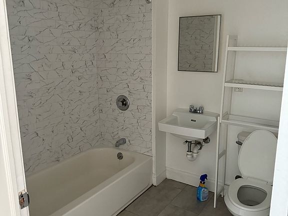 4th image of 53 Morris St #2Z