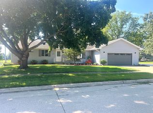 1909 Pine St, Perry, IA 50220