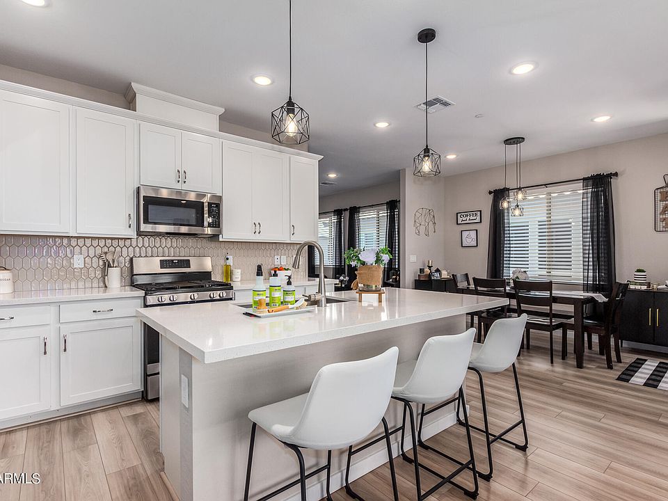 1st image of 748 E GINKO Avenue #202