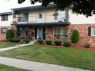 1118 Fleetfoot Dr APT 2, Waukesha, WI 53186