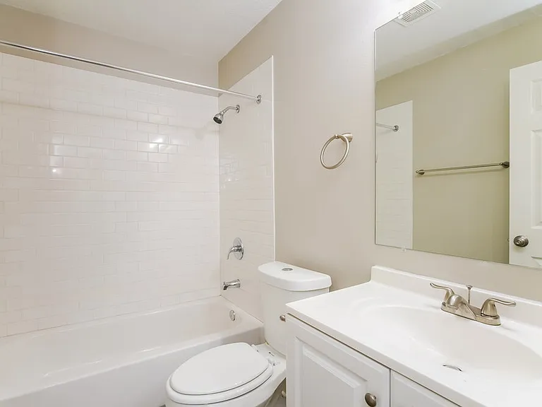 206 Howard Ct — Photo 11