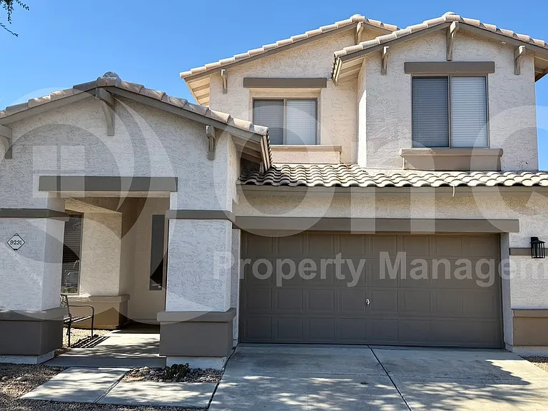9231 E Lindner Ave — Photo 1