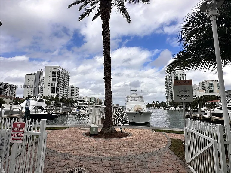 7900 Harbor Island Dr #1219 — Photo 6