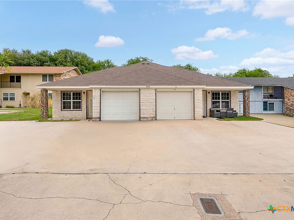 1st image of 207 W Cardinal Ln