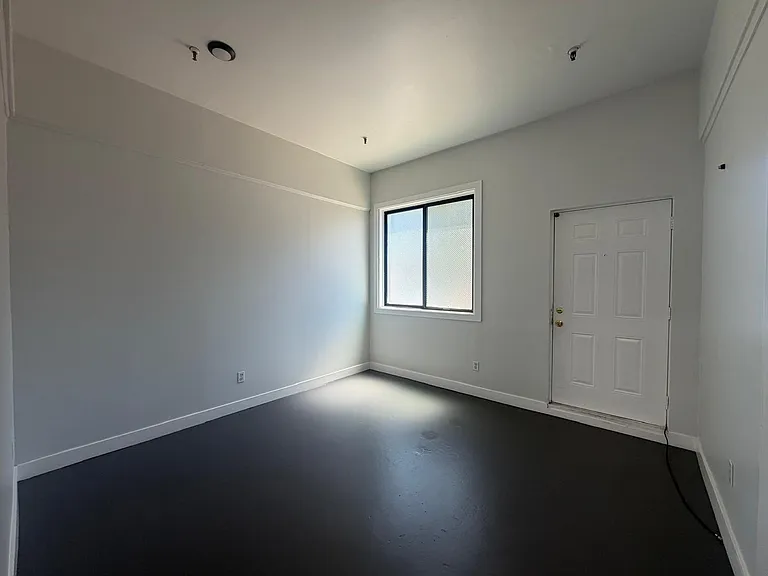 419 Peterson St — Photo 5