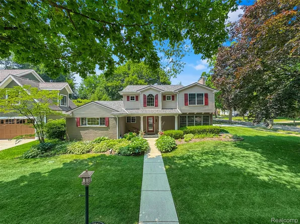 300 Bryn Mawr St, Birmingham, MI 48009