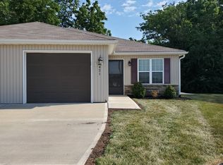 421 Kreisel Dr, Raymore, MO 64083