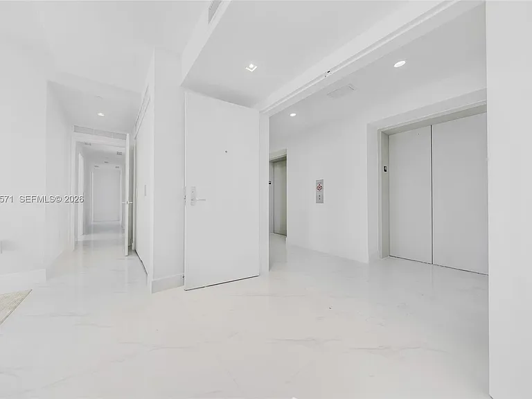 700 NE 24th St #4007 — Photo 70