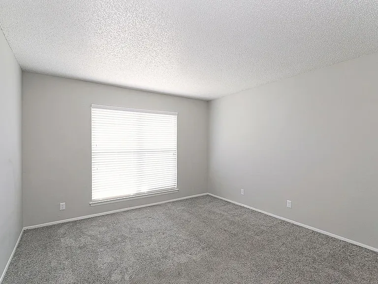 City Summit Apartments — Photo 85