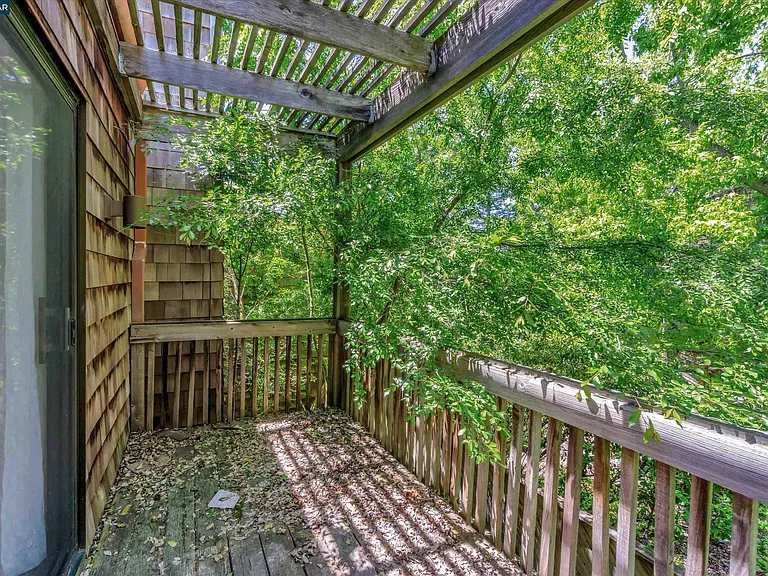 1956 Fair Ridge Ct — Photo 50