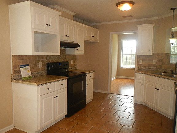 3rd image of 4495 Country Glen Cir