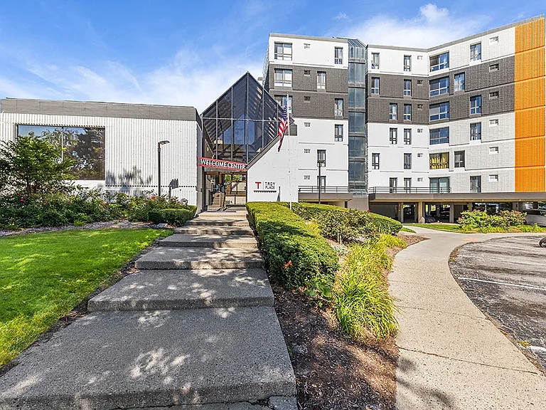 Residences of Troy — Photo 10