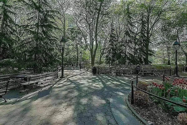 Rented by REAL New York | media 12