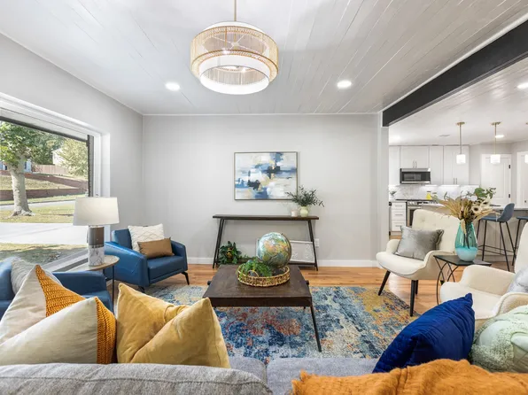 811 Tarryall Dr, Dallas, TX 75224