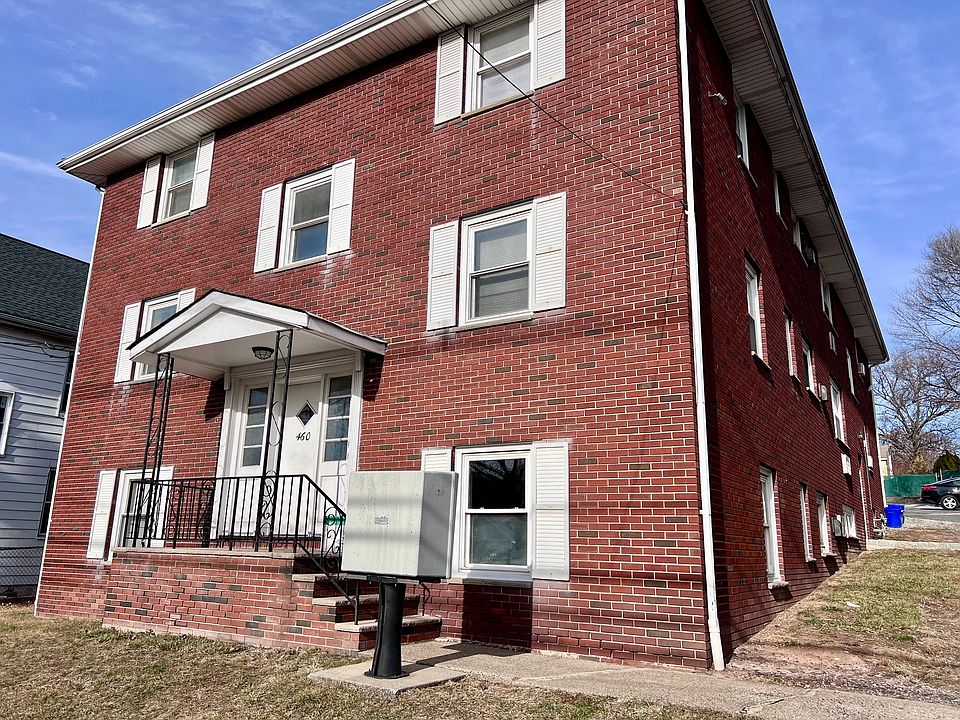 1st image of 460 Centre St APT 1