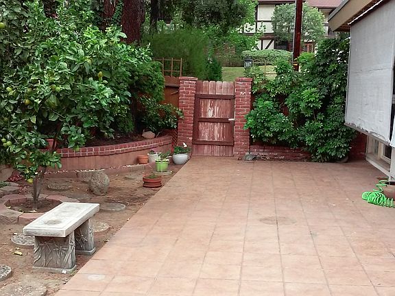 2nd image of 386 Mariposa Ave