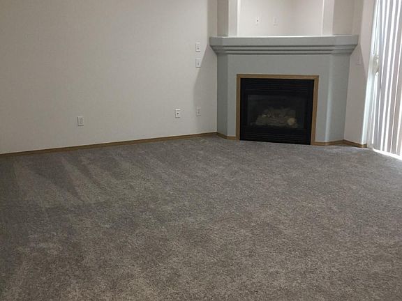 Living room w/ gas insert