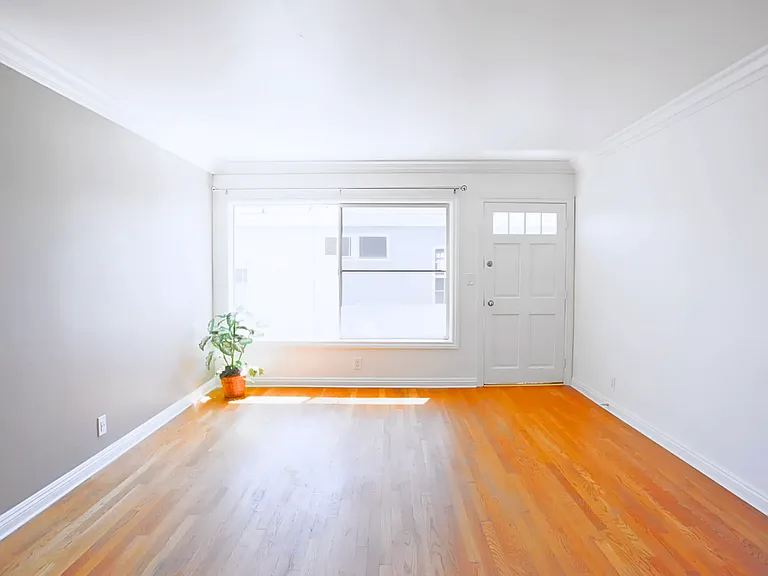 Now Leasing! Gorgeous 1-Bedroom At 216 S. Gale Dr Beverly Hills, Ca 90211 — Photo 17