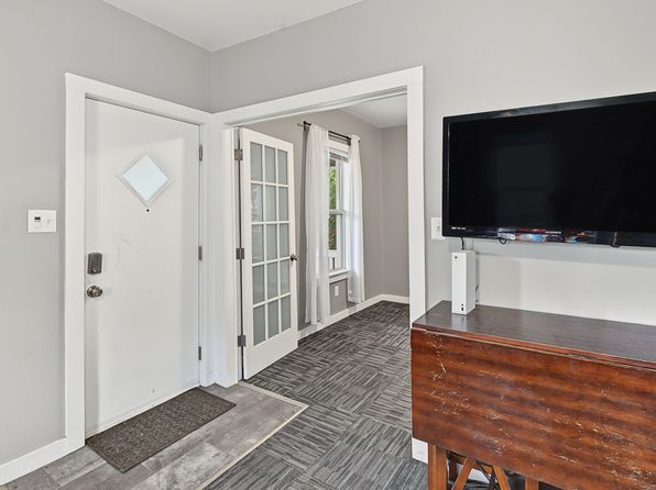 208 W Vine St