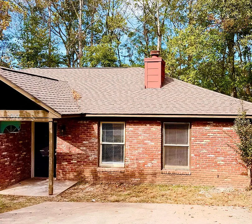 1393 Kurt Cir