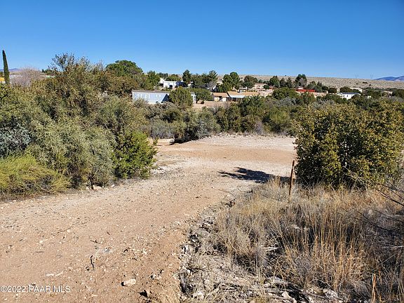 4th image of 20864 E Larry Ln