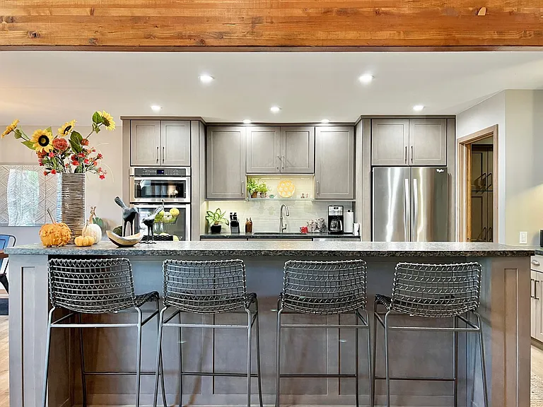6245 Summit Ct — Photo 16