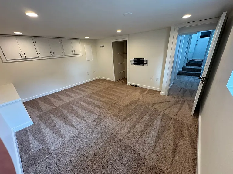 3420 W Bertona St — Photo 25