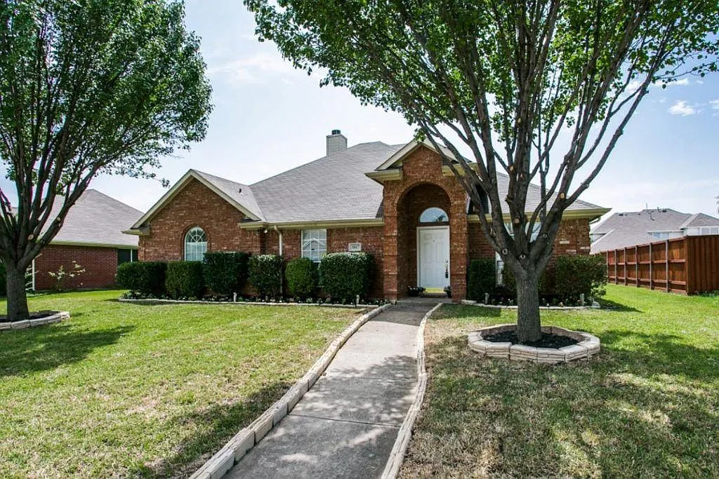 3807 Barrington Dr — Photo 1