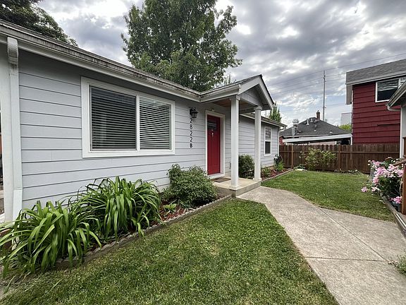 2nd image of 2822 NE Davis St #B