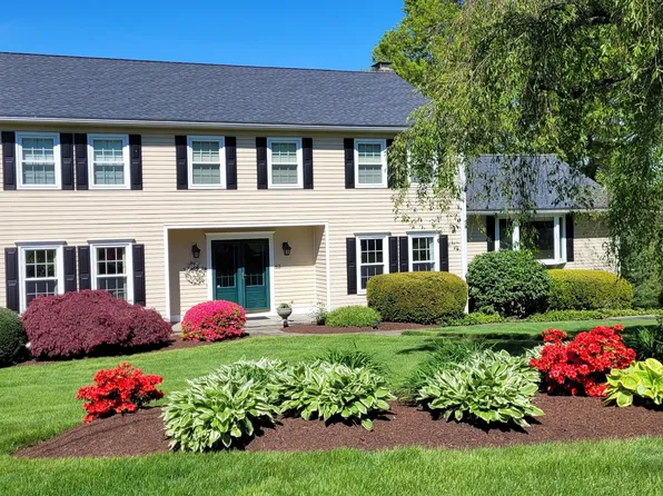 63 Puritan Road, Trumbull, CT 06611