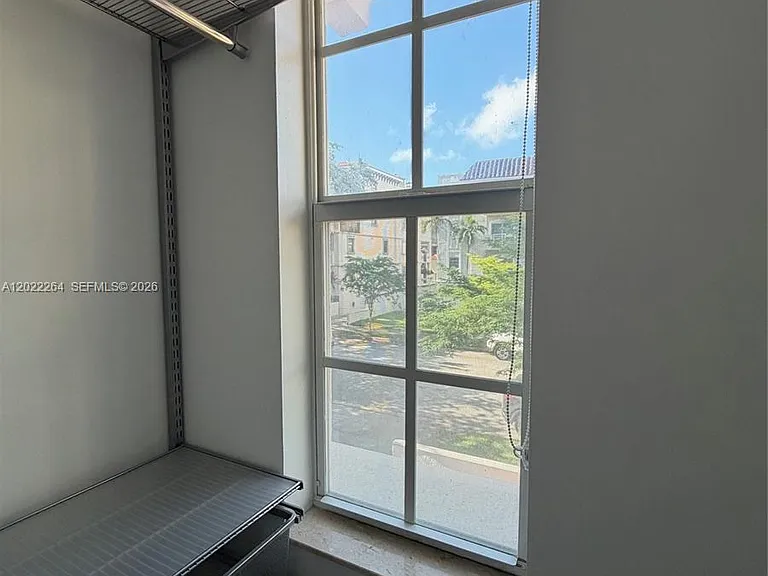 115 Mendoza Ave #201 — Photo 9