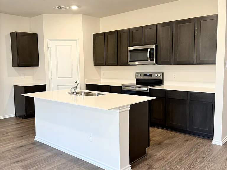 7007 Moonflower Ln — Photo 2
