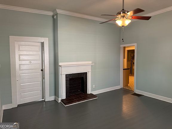 3rd image of 820 Reese St