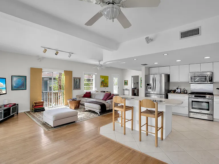 314 Loeb Ave — Photo 13