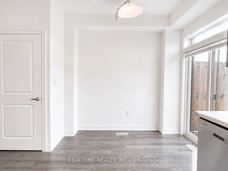 61 Soho St #31 — Photo 11