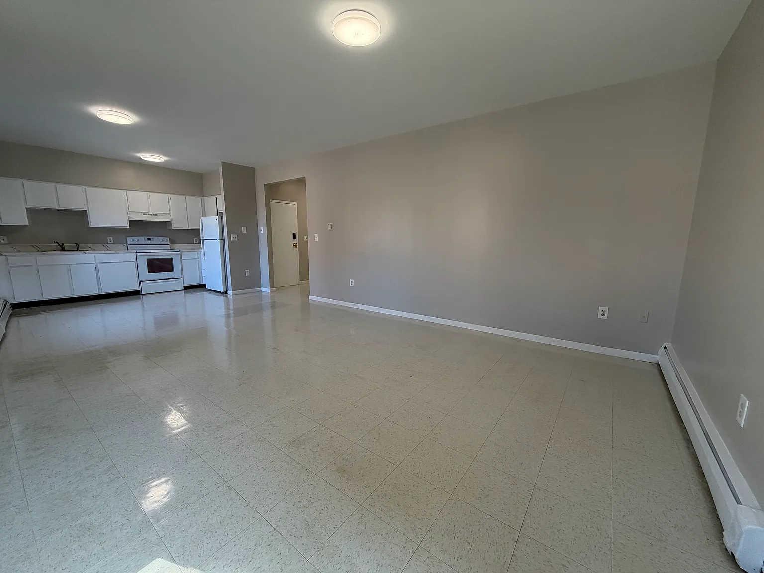 4 bed, 1200 sqft, $2,195 — Photo 2