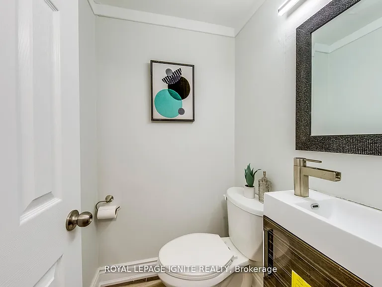 10 Leith Hill Rd #4 — Photo 15