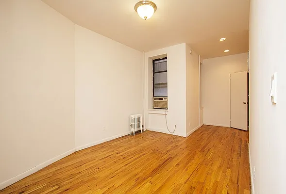 Rented by Keller Williams NYC | media 26