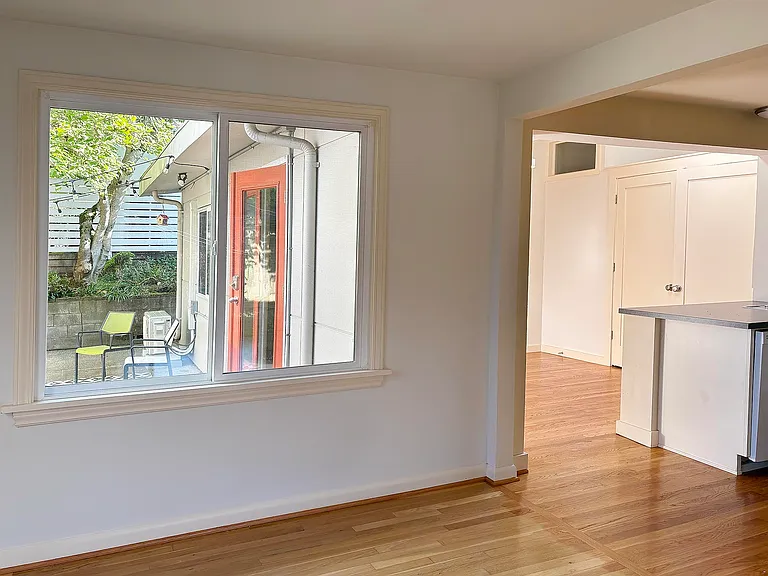 3412 NW Market St #MAIN FLOOR — Photo 9