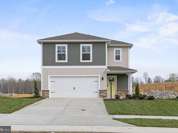 27 Seabiscuit Ct, Lexington, VA 24450