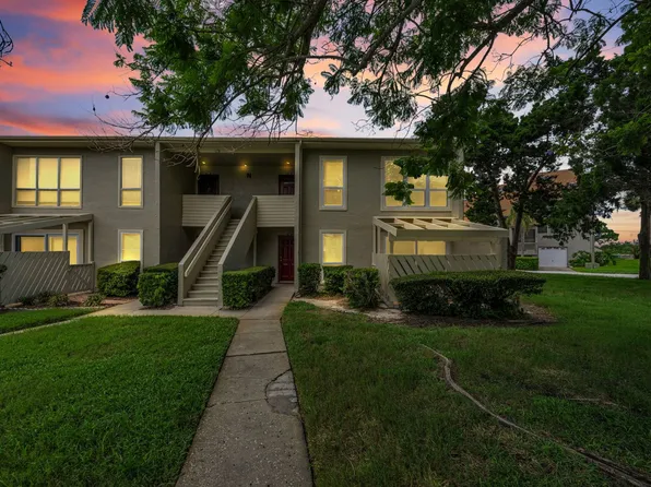 645 Windrush Bay Dr, Tarpon Springs, FL 34689