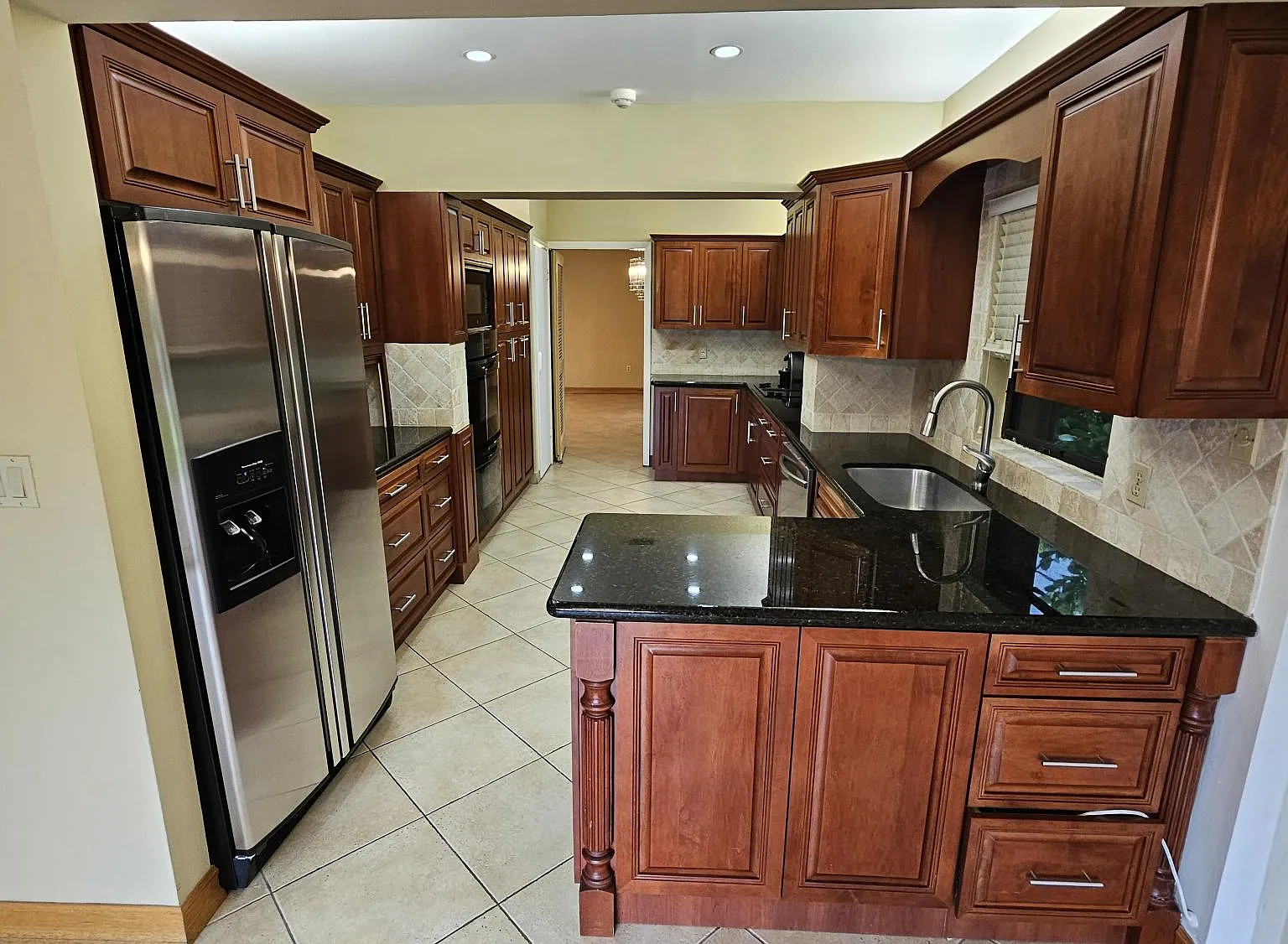 3 bed, 2828 sqft, $6,000 — Photo 2