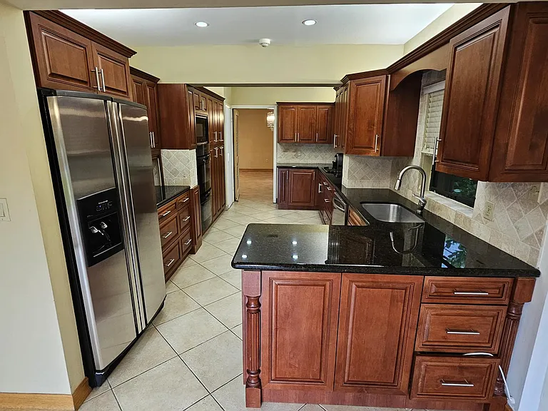 1855 Daytonia Rd — Photo 2