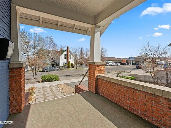 4th image of 621 Forest St