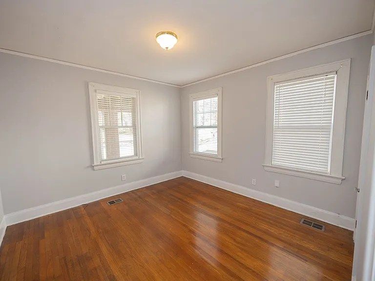 3355 Lexington Rd — Photo 7