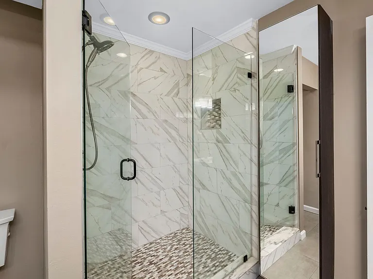 305 Parkwood Pl — Photo 20
