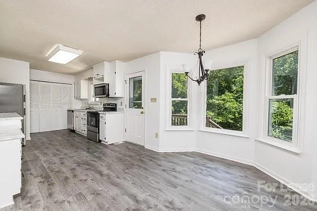21014 Pine Ridge Dr — Photo 3