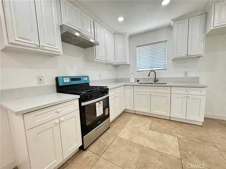 1211 N Siesta St — Photo 9