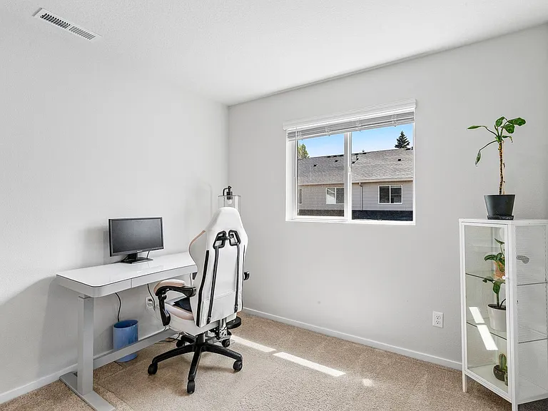876 N 18th Ave — Photo 32